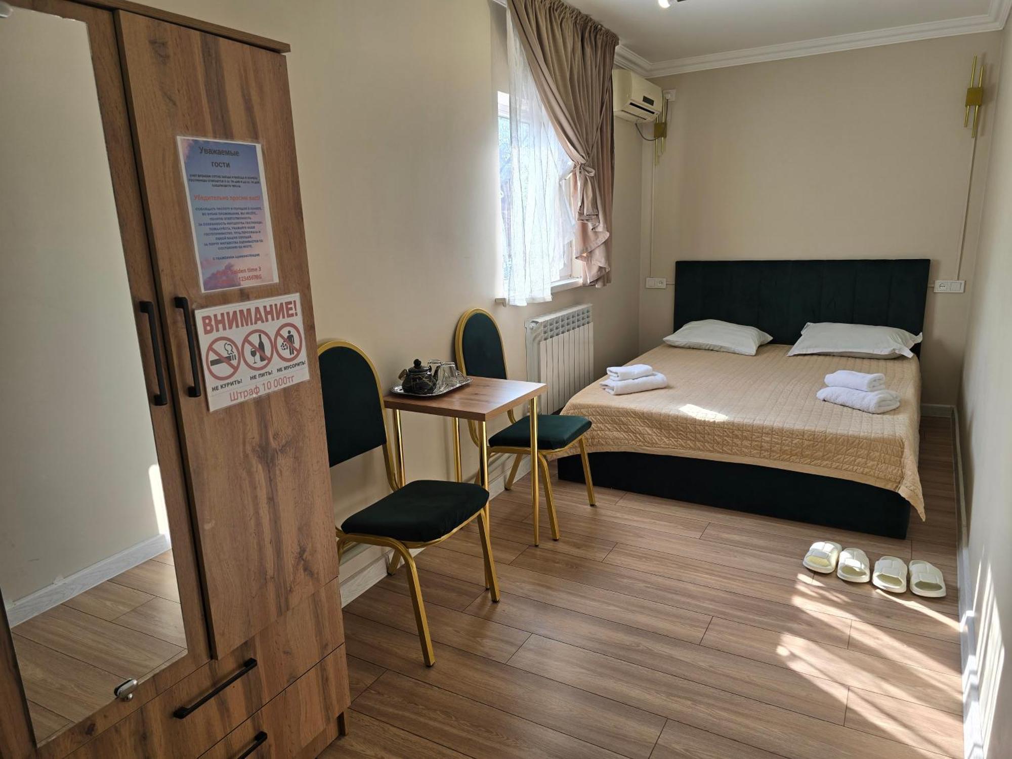 Golden Time Hotel Alma-Ata Buitenkant foto